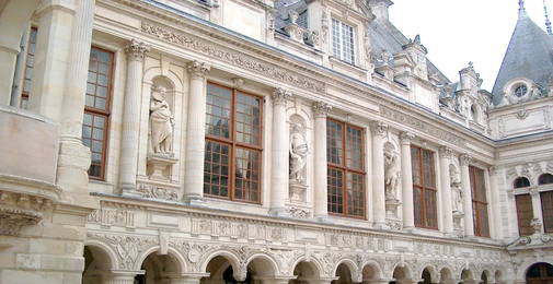 L'Hôtel de Ville