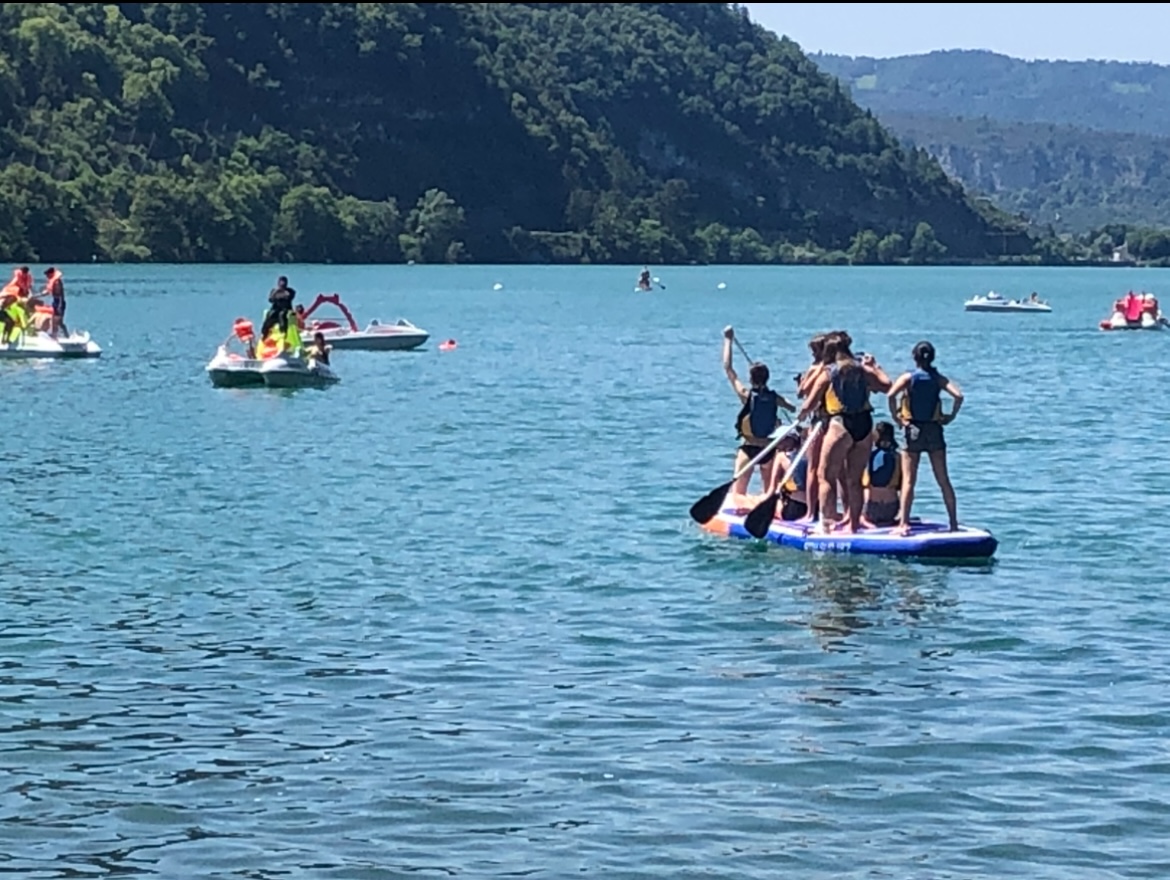 Pdalos sur le lac de Nantua