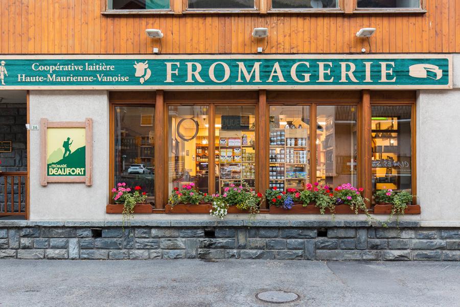 à Val Cenis-Lanslebourg, magasin de la Coopérative Laitière de Haute Maurienne Vanoise