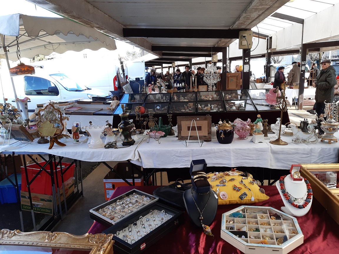 Marché des brocanteurs professionnels