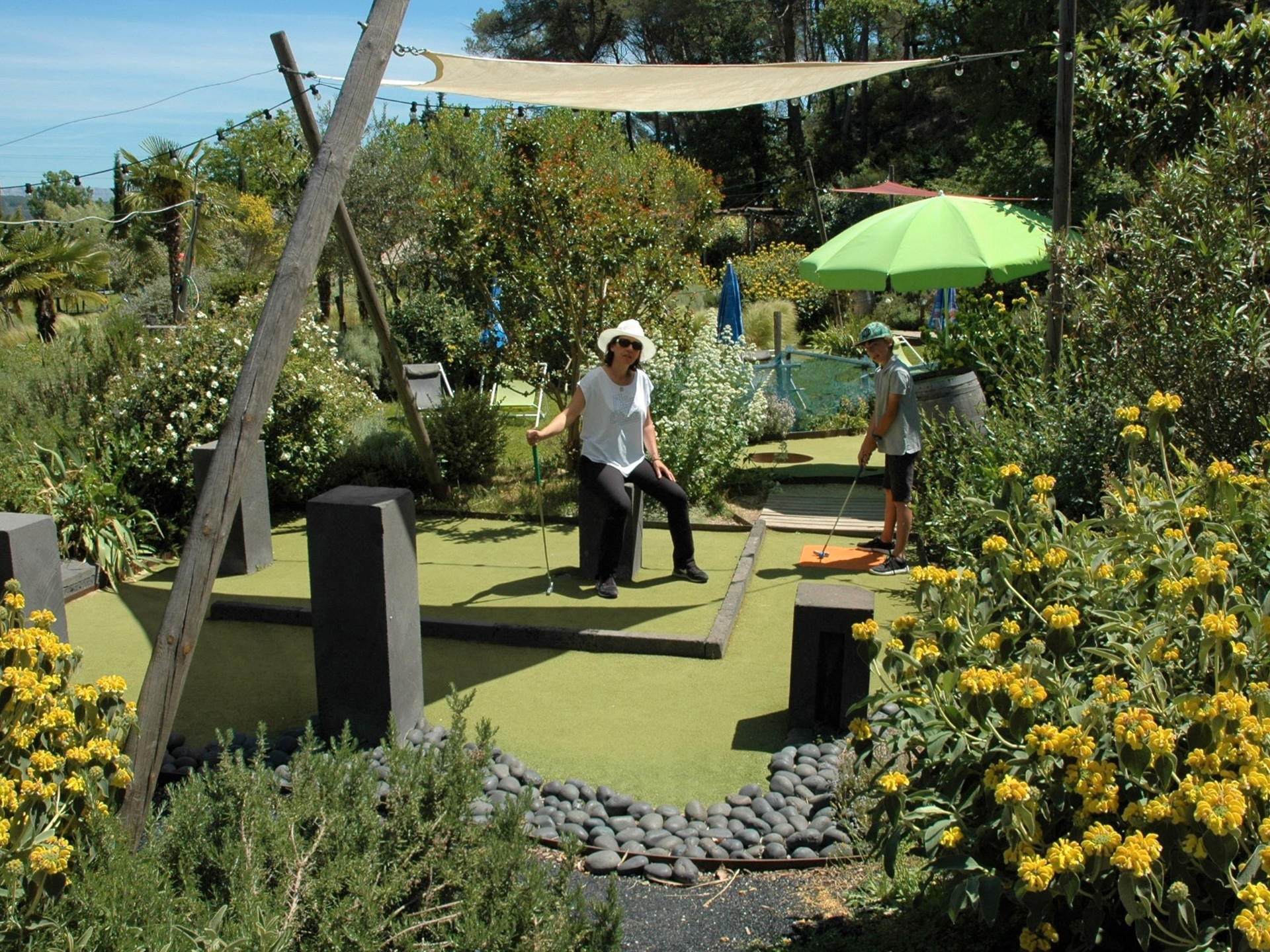 Mini Garden Golf, Bouc-Bel-Air - photo 3