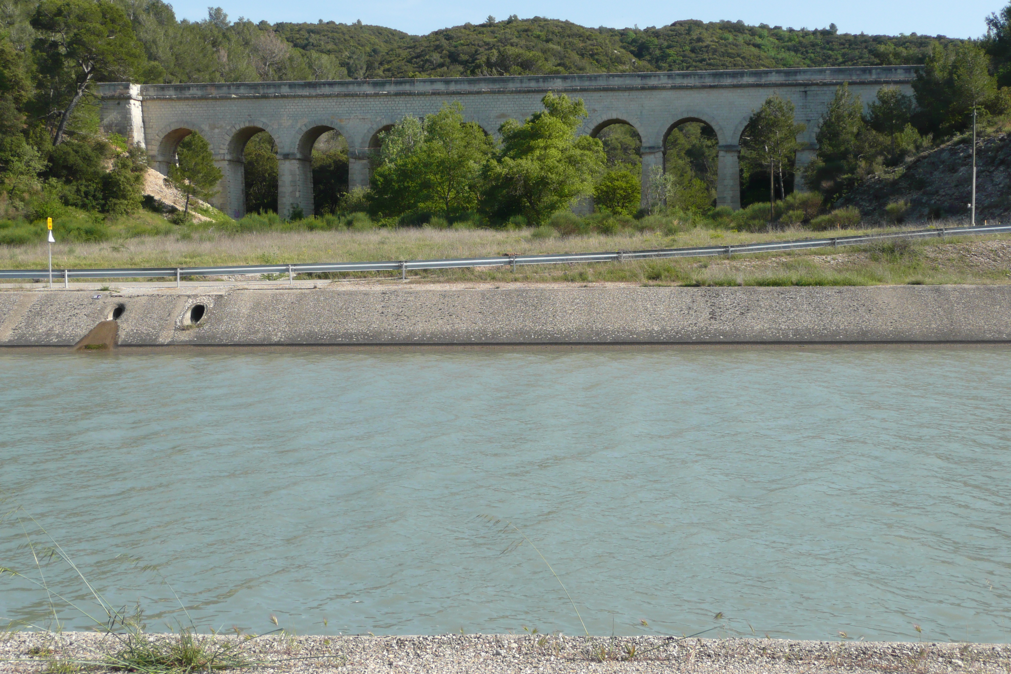 Le canal de Marseille, Saint-Estève-Janson - photo 2