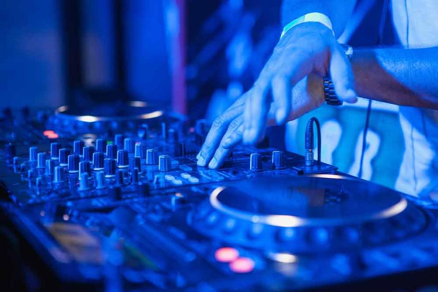 Les mardis de l'été : DJ Jor et feu d'artifice_Les Orres