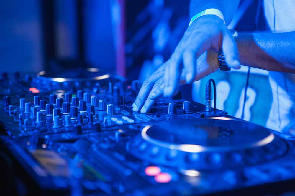 Les mardis de l'été : DJ Jor et feu d'artifice_Les Orres