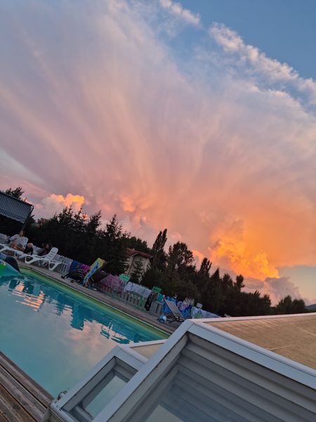 coucher de soleil avec piscine - © Michel Isnard