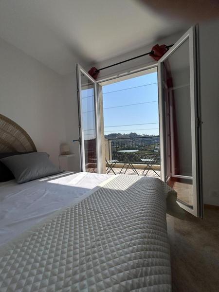 Gite de Bellet-Chambre(2) 1 lit 2 pers-1er niveau-Gîtes de France Alpes-Maritimes