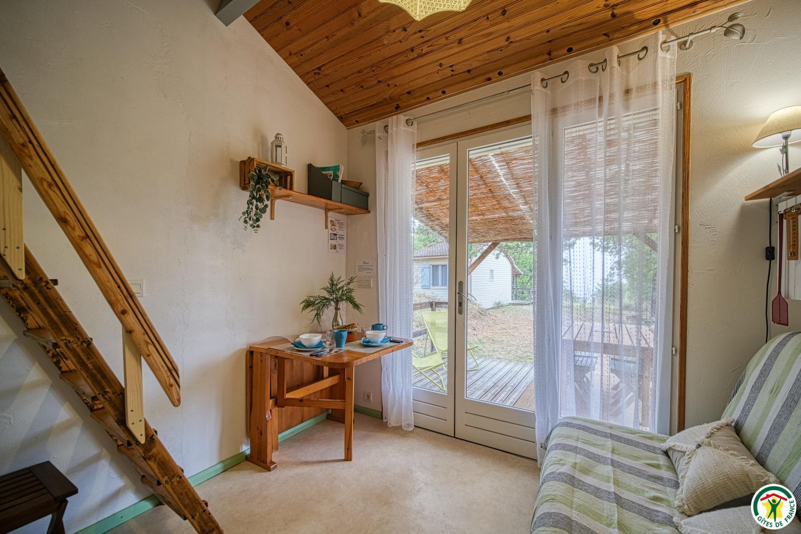 Entrée du chalet sur la pièce de vie