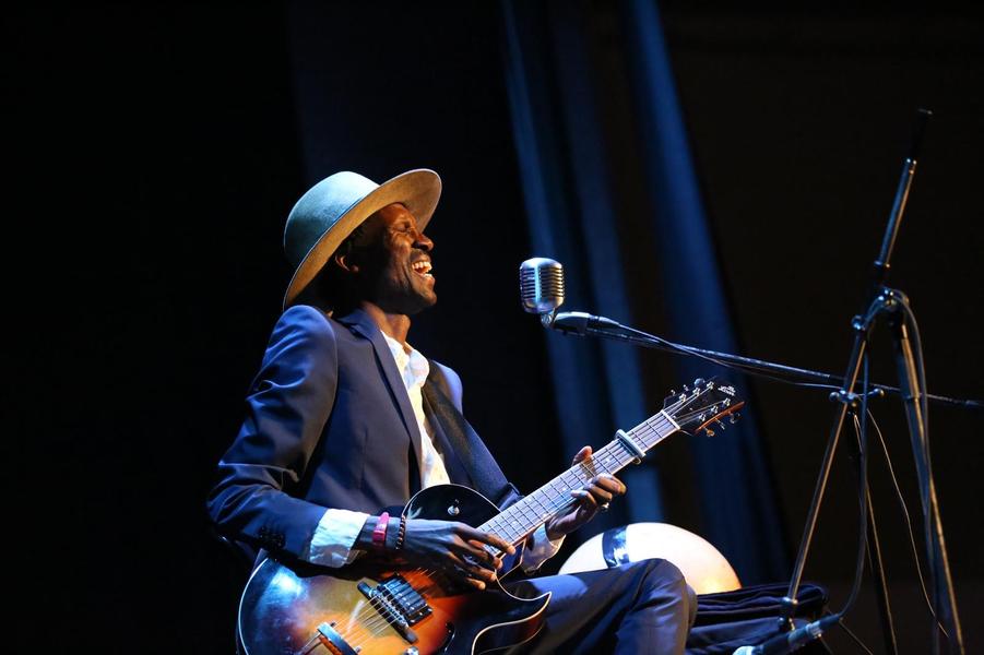 http://Concert%20-%20Pédro%20Kouyaté