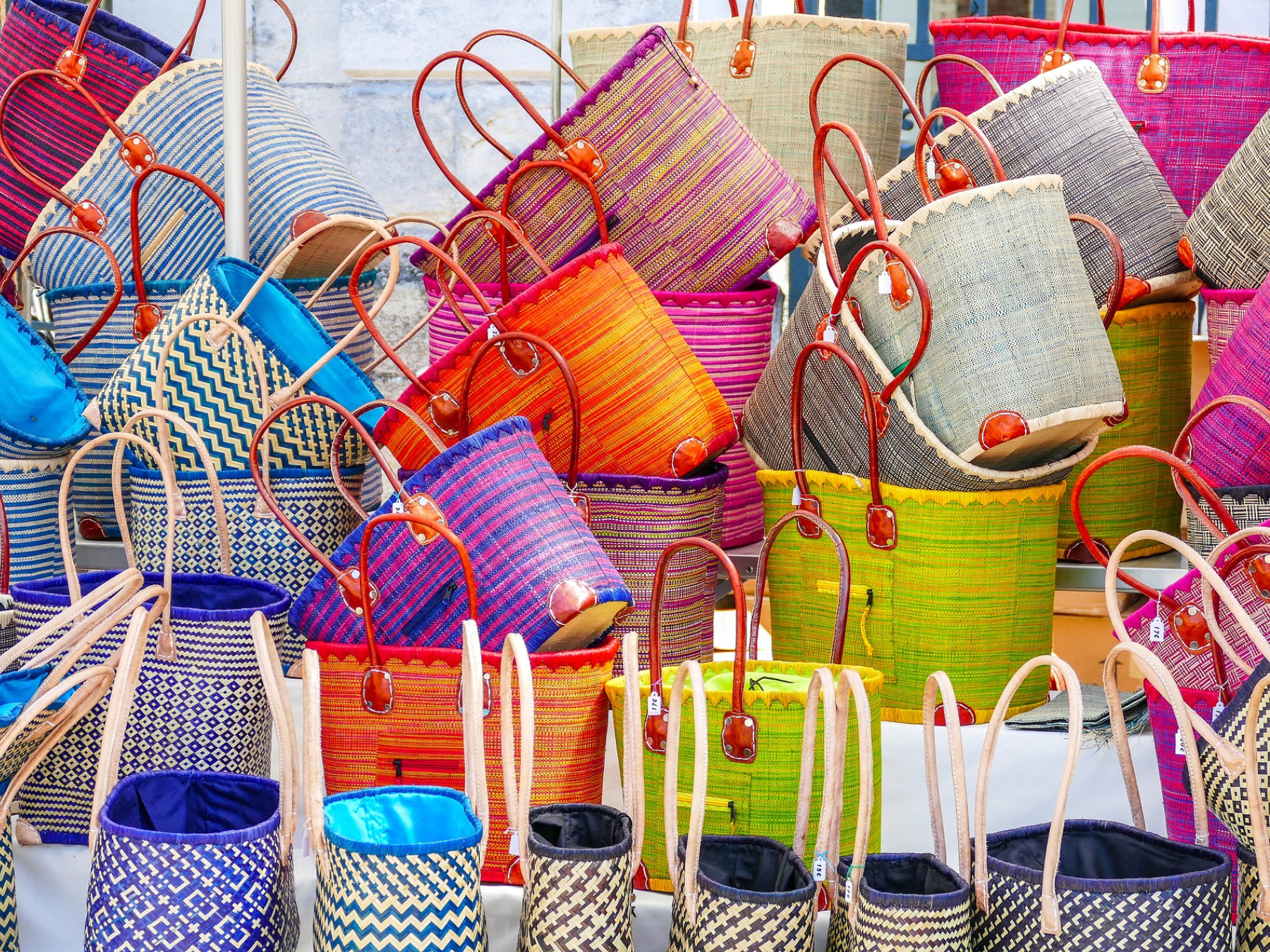 Marchés d'été en nocturne