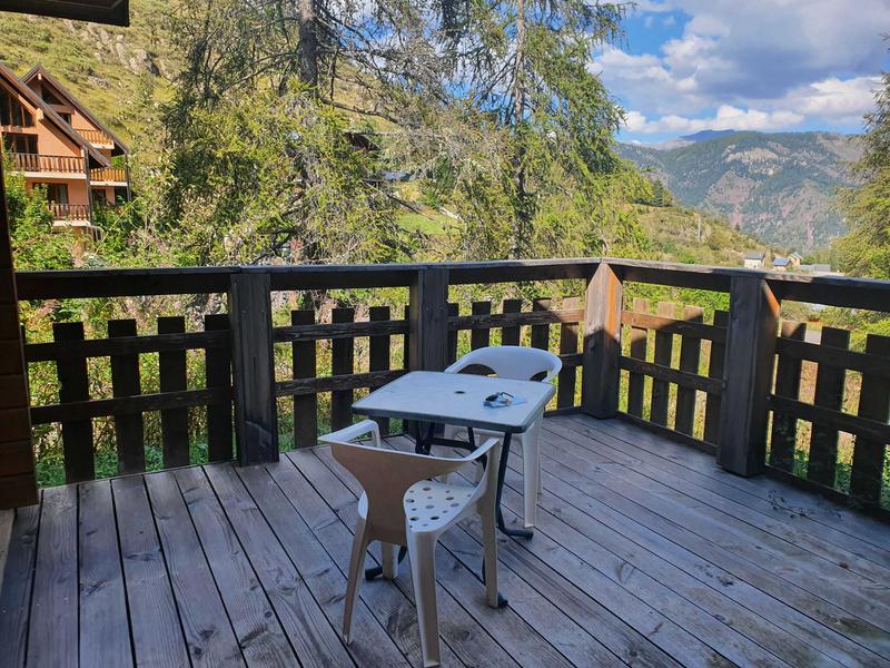 Gîte L'Escondu-Terrasse-Roubion-Gîtes de France des Alpes-Maritimes