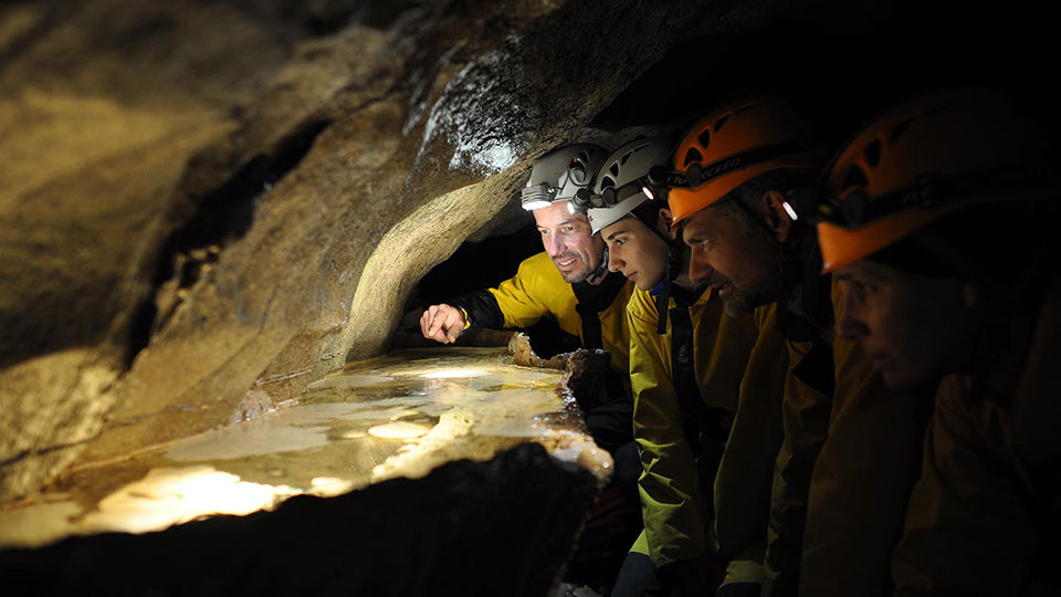 Family discovery - Cocalière pot hole / Côtepatière pot hole with the Caving Guides