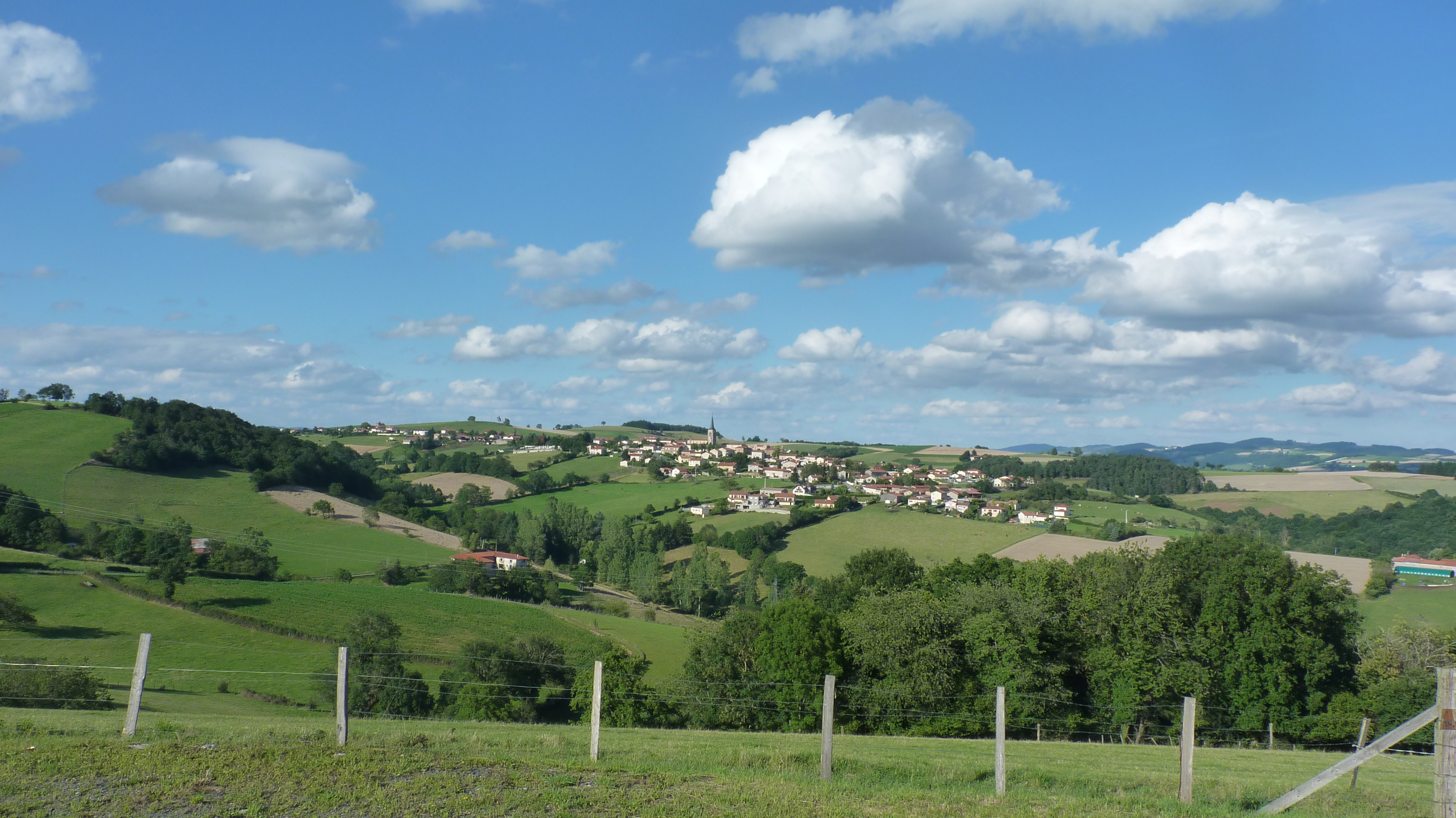 Vue du village de Maringes