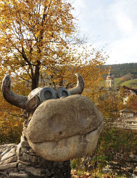 Art Vache : La vache aux yeux bleus