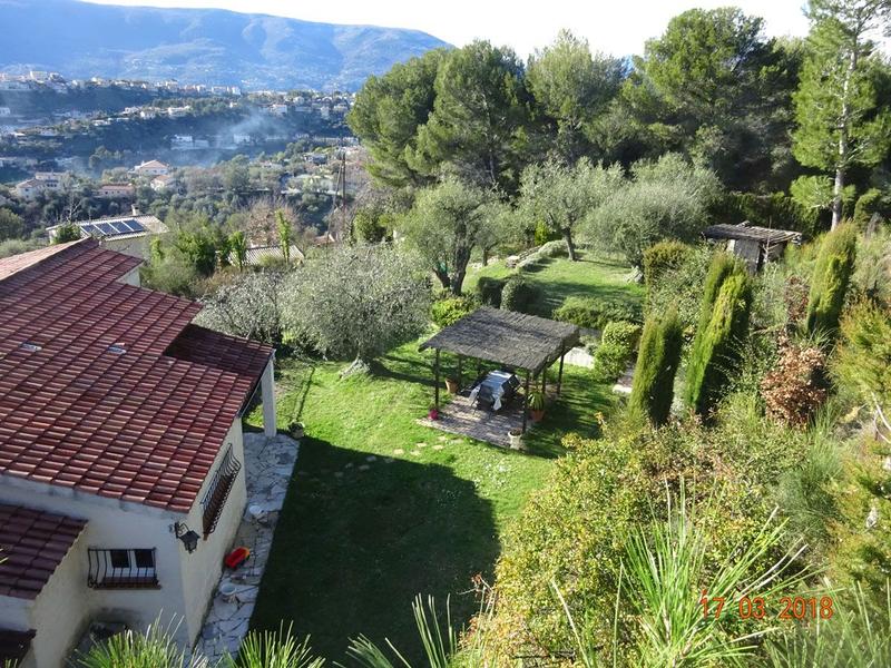 Gîte Le Dionel-Jardin-Colomars-Gîtes de France des Alpes-Maritimes