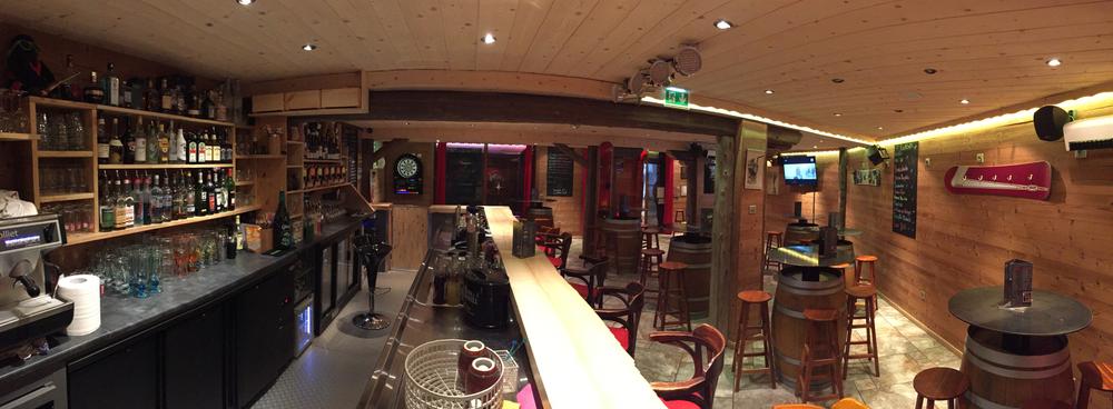 Vue grand angle du Bar