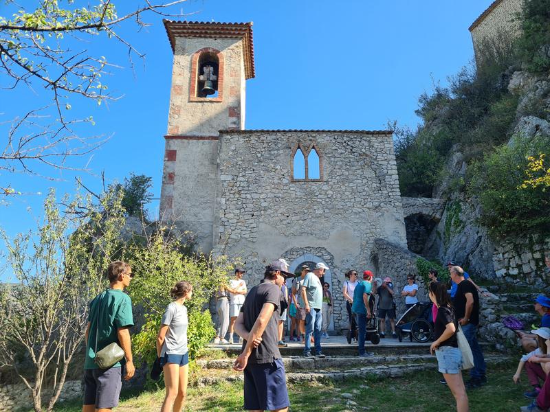 Visite guidée du vieux village de Sahune_Sahune