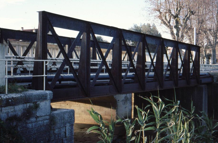 Pont métallique