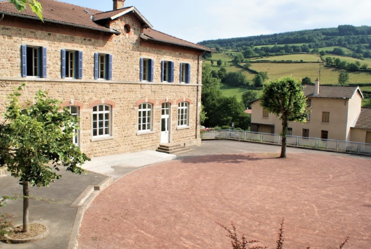 Grand Gîte (43 lits) des 2 Grosnes à Ouroux - Haut Beaujolais dans le Rhône. 