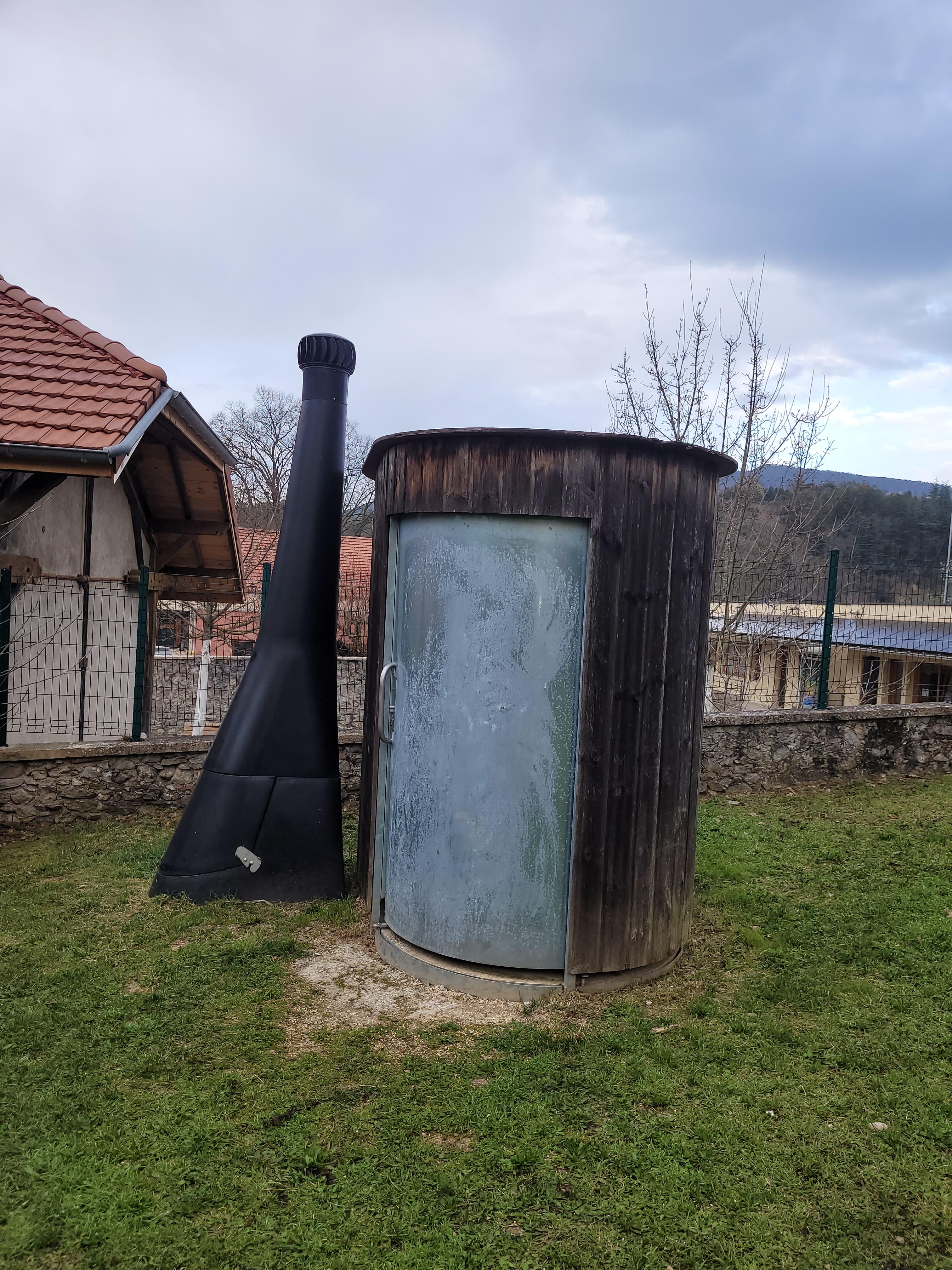Toilettes sèches