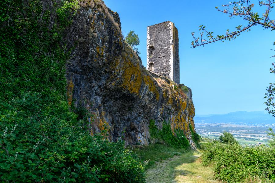 Tour et ruines du château de La Roche_Mirabel