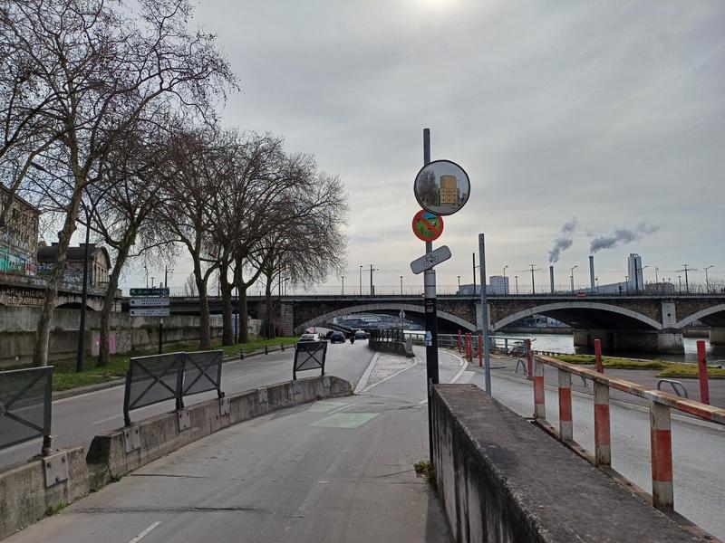 Piste cyclable après le port de Bercy, vers Charenton-le-Pont 