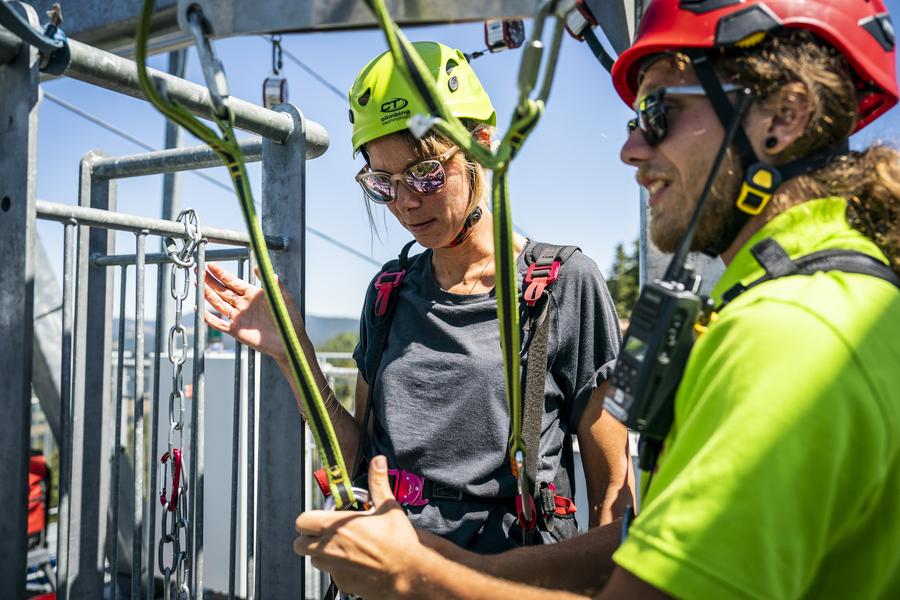 Descente en tyrolienne