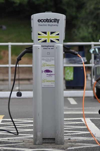 Borne recharge Parking d'Intermarché