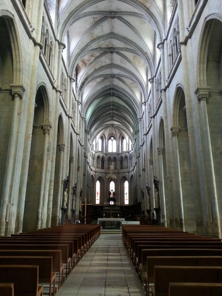 Nef de l'église abbatiale