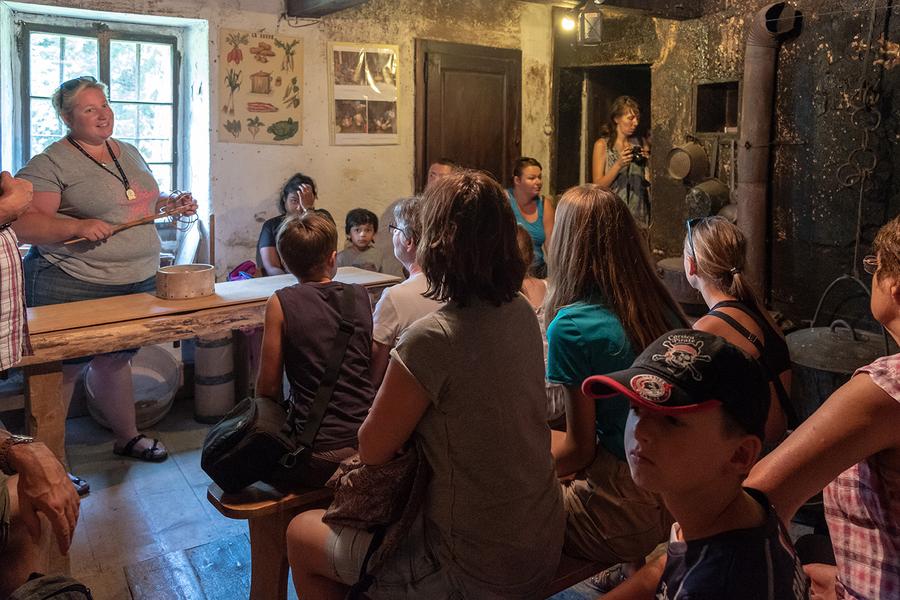 Visite en anglais de la Ferme Ecomusée du Clos Parchet