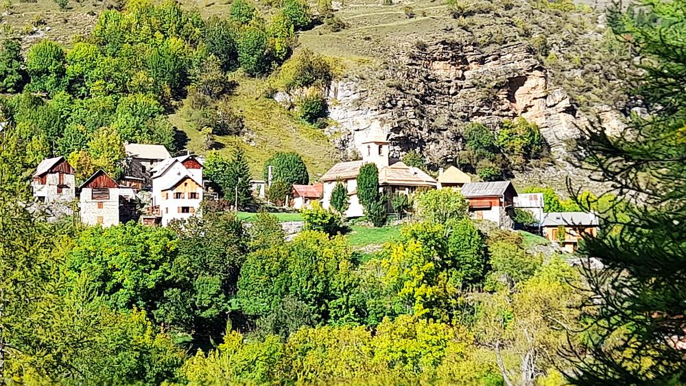Le hameau de Roya en haute Tinée (Alt. 1500 m)