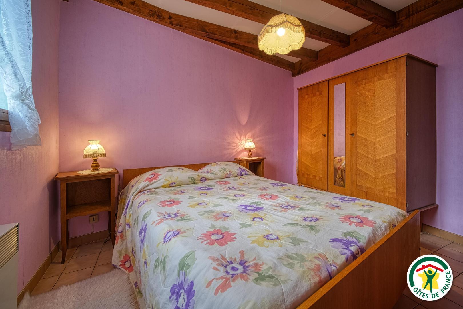 Chambre 1 : lit double (1x140)