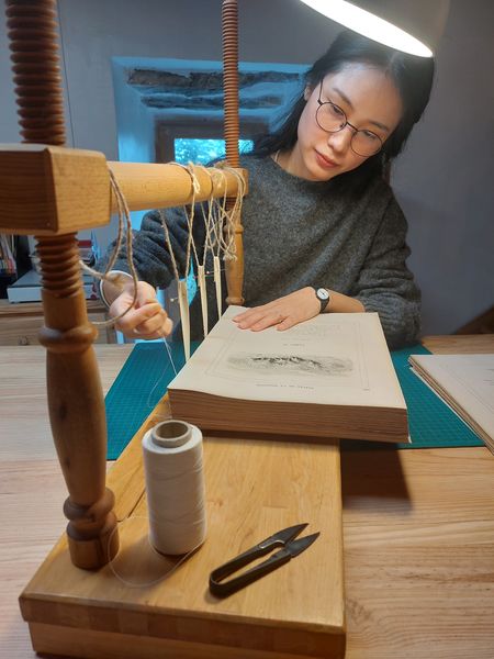 Restauration d'ouvrages anciens - La reliure au cousoir