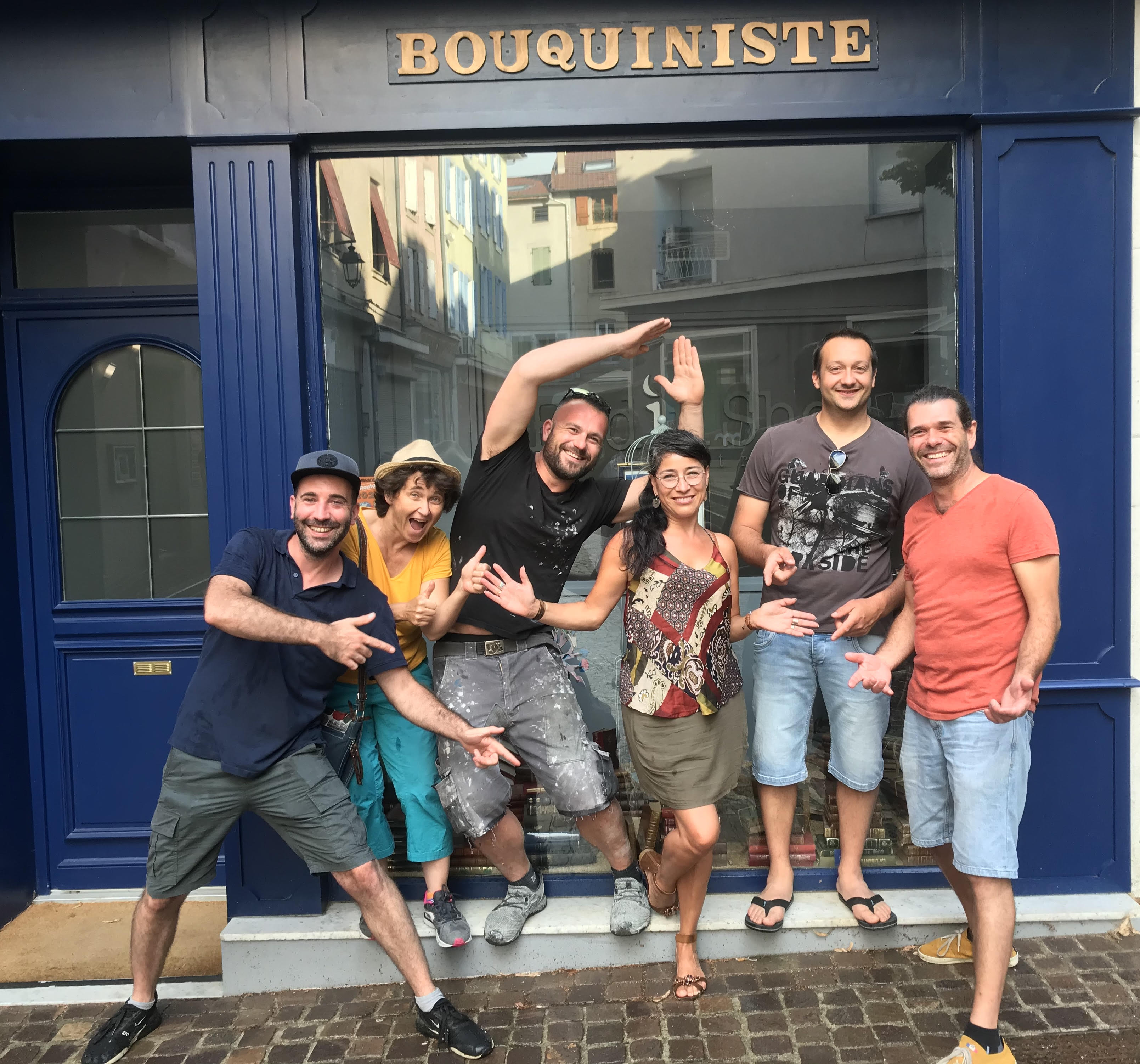 Le Bouquiniste - Bed in Shop