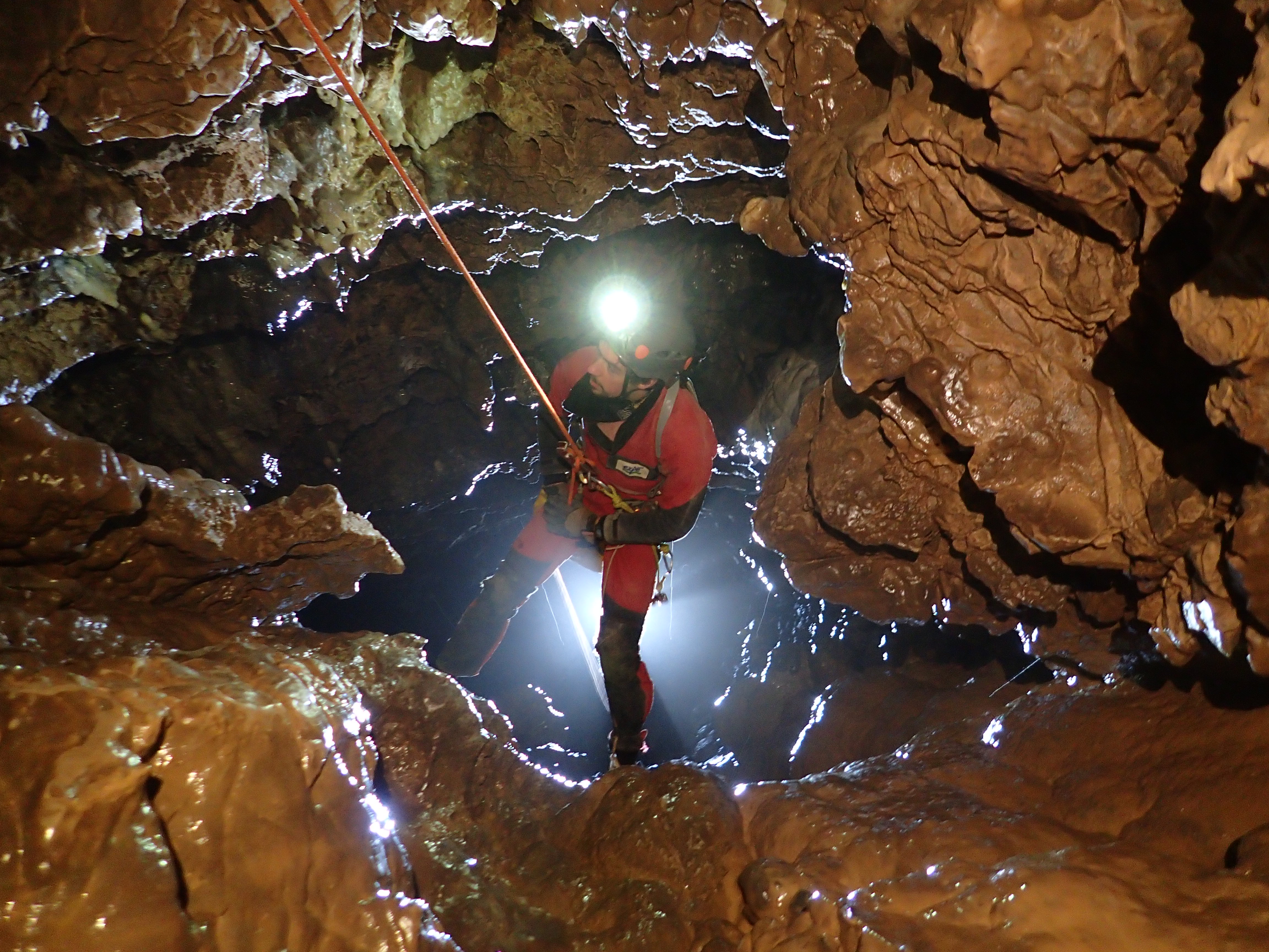 Stages d'autonomie en Spéléo et Canyon avec Immensité Nature