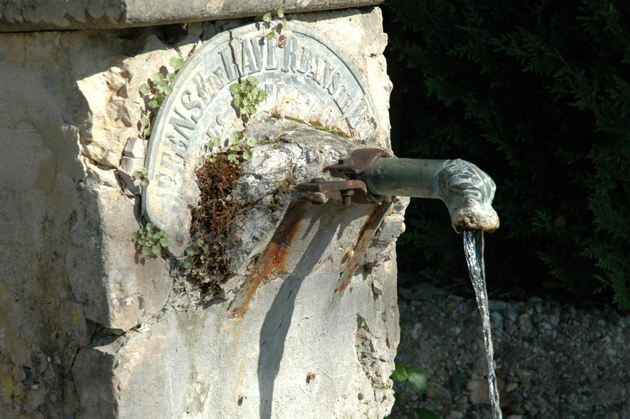 Fontaine St-Victor-de-Morestel - OTSI Morestel