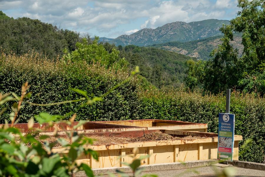 Aire d'accueil végétaux, déblais et gravats inertes_Fabras