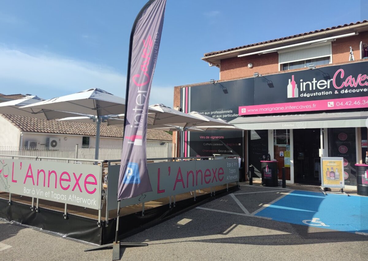 Intercaves Marignane : Terrasse estivale