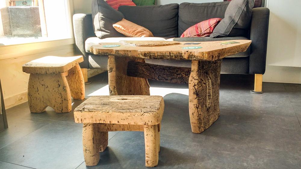 Table Basse et Tabourets