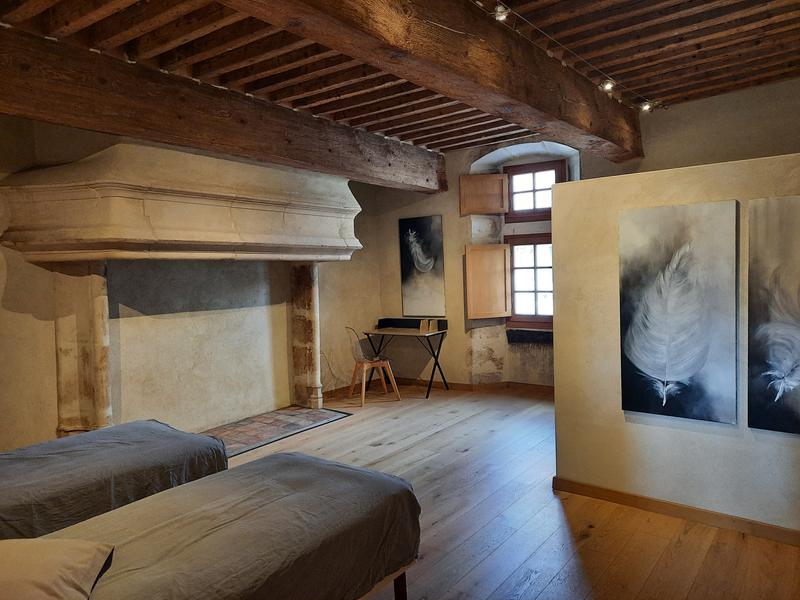 Chambre d'hôtes La Maison Forte à Courtenay - balcons du Dauphiné Isère - A moins d'une heure de Lyon