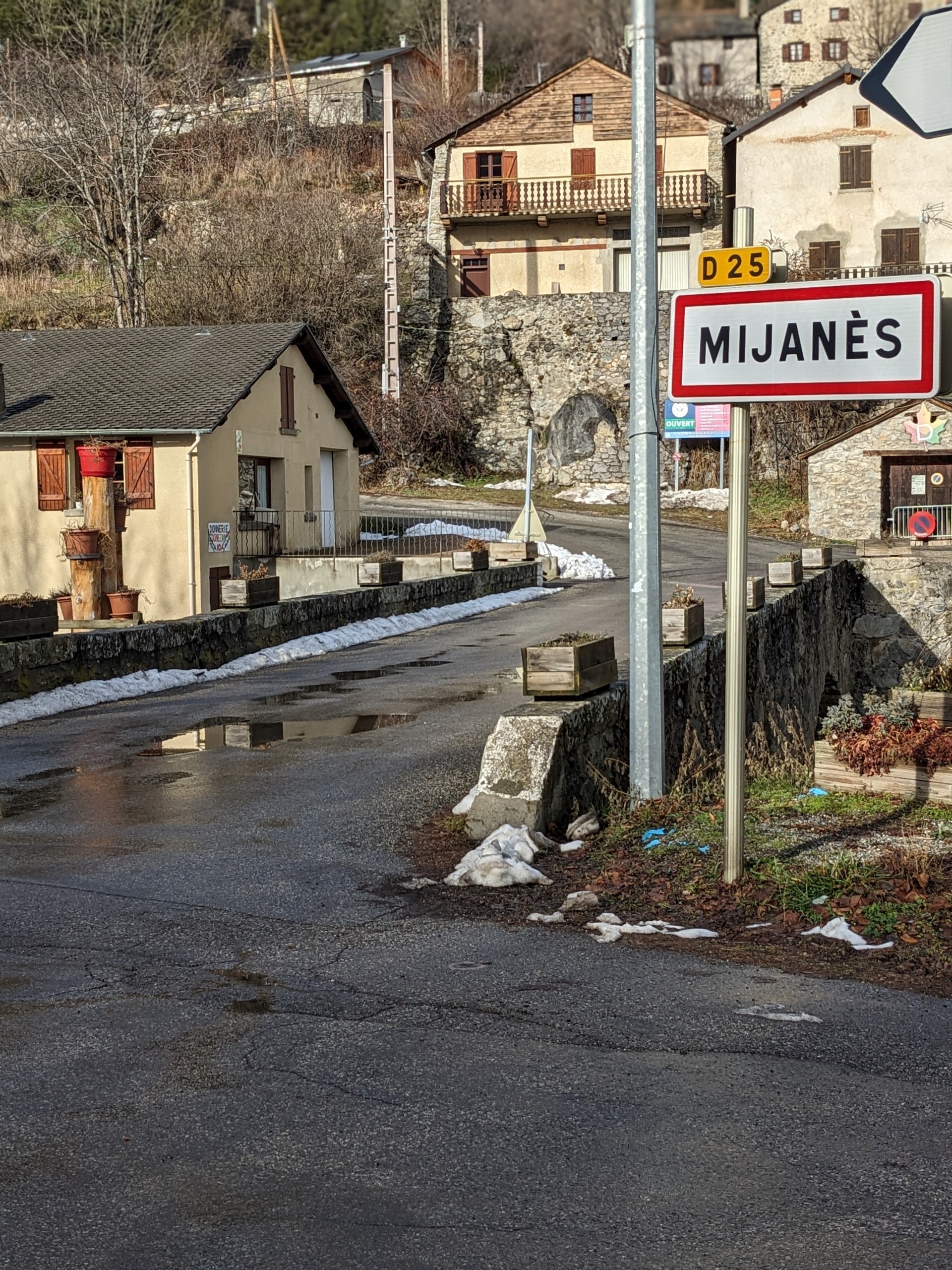 le pont de Mijanes l'hivers