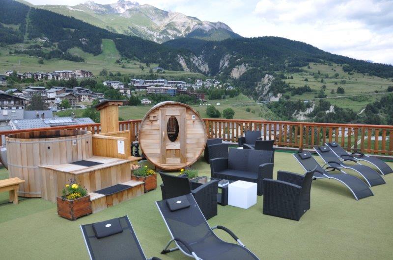 Espace détente spa sur le toit-terrasse