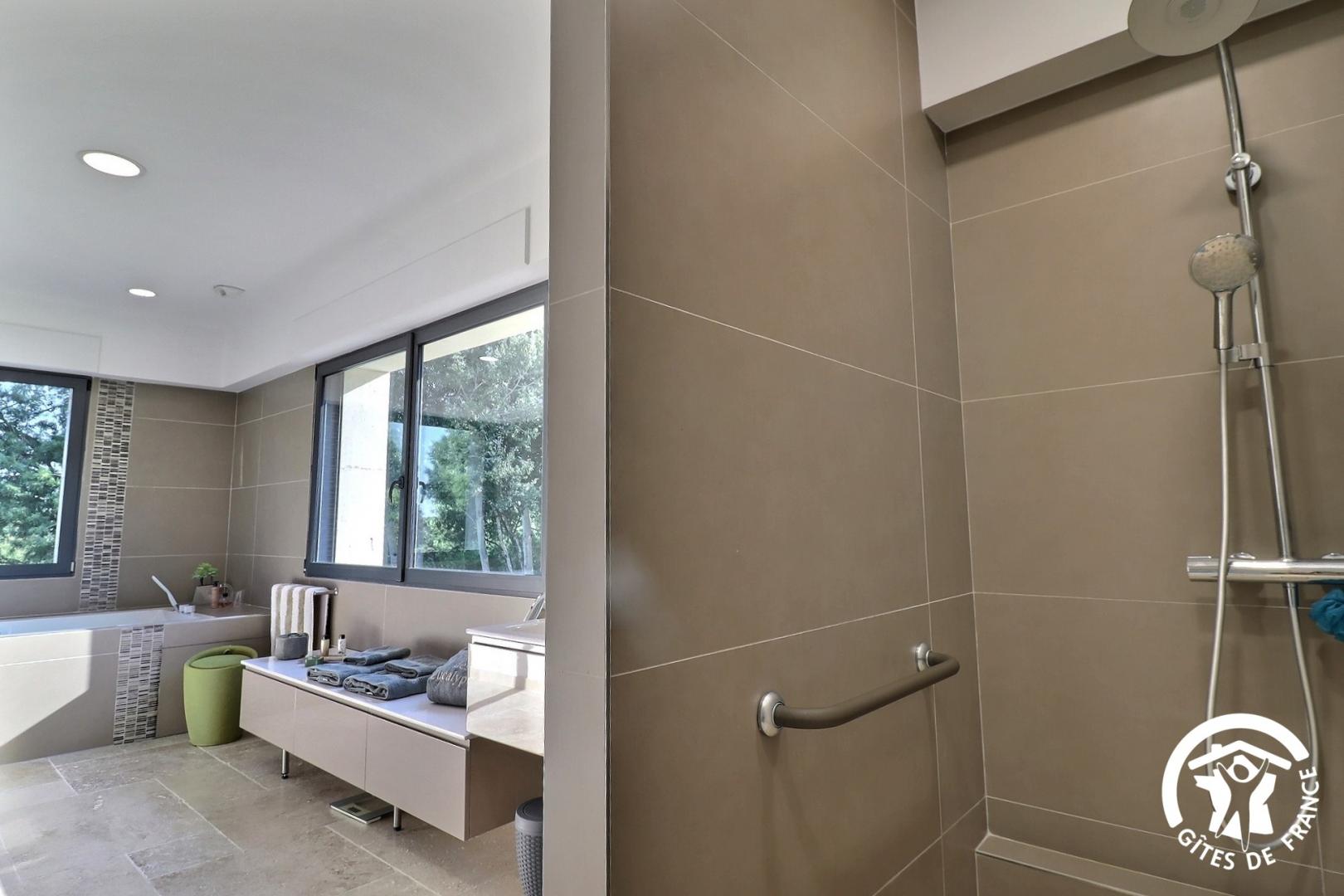 Domaine des Eucalyptus, Mollégès - photo 17