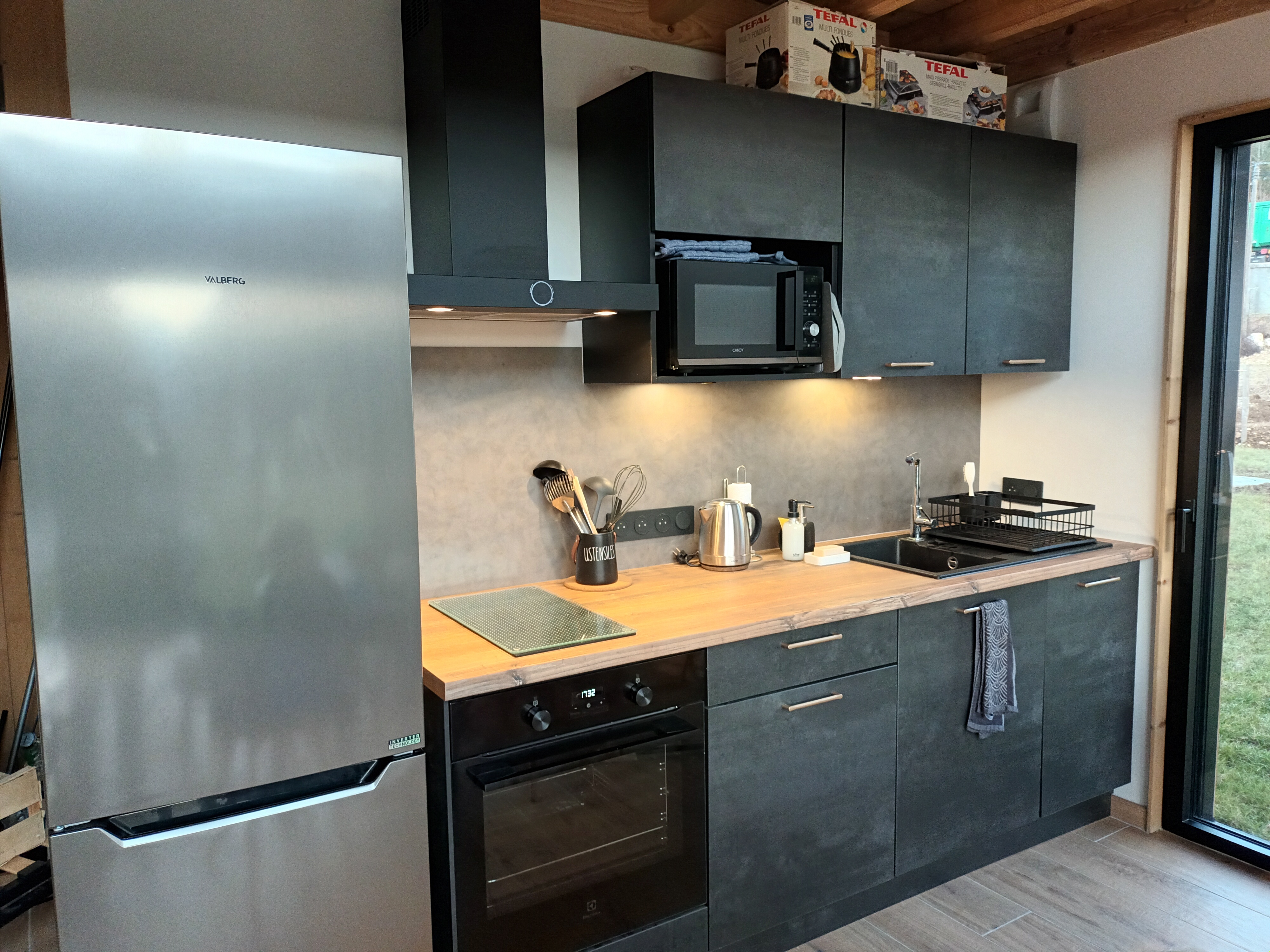 Cuisine du chalet, neuve et entièrement équipée