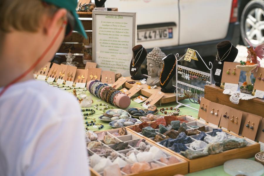 Marché artisanal & braderie des commerçants_Champagny-en-Vanoise