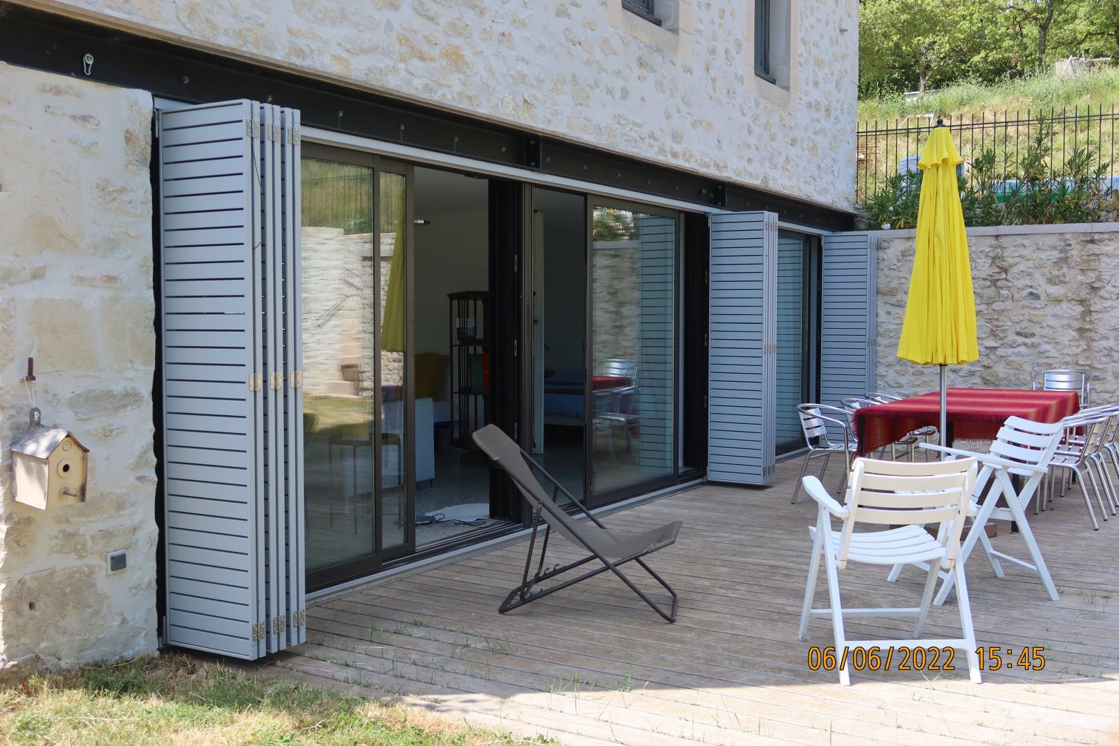 Extérieur et entrée du gîte