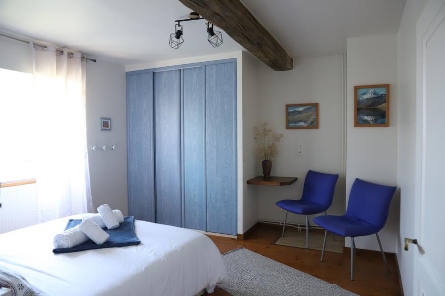 Salle de bain de l'étage du gîte Ô Relais des Gardes à Bouvesse-Quirieu