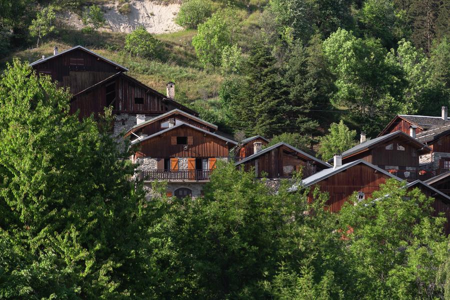 Vue sur le village de Moranche - Montagny