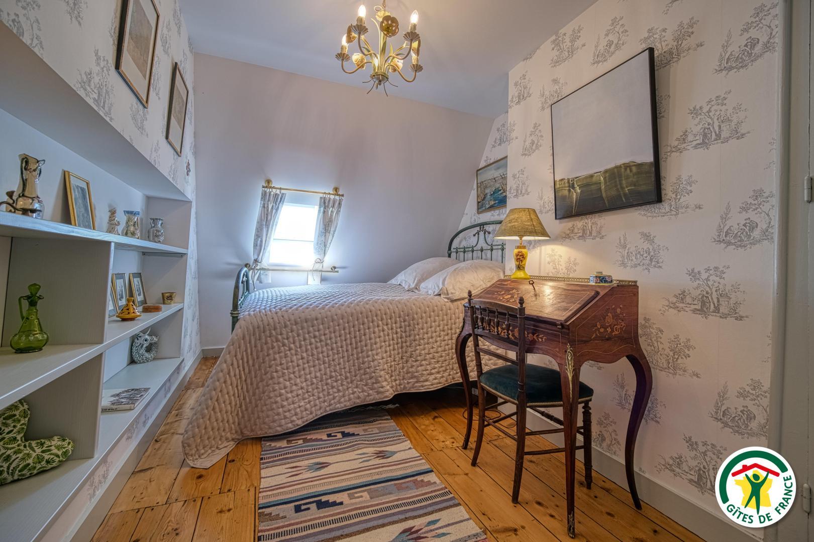 Chambre VERTE climatisée : lit 1x130