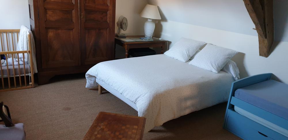 chambre 2 - Chambre d'Hôtes Les Nichoirs Pusignieu à Creys Mépieu - Balcons du Dauphiné