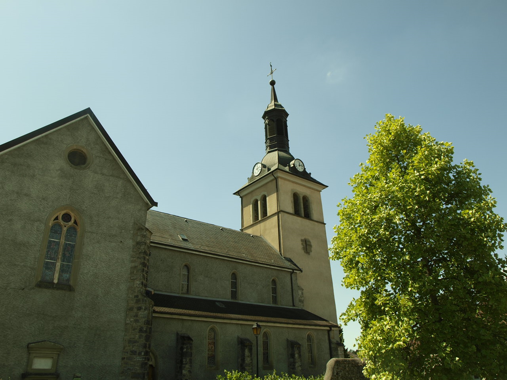 Eglise Saint Loup vu de l'extérieur